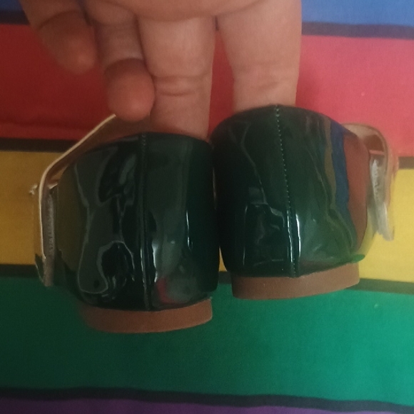 Stylish Green and Gold Kids Shoes - Picture 3 of 4